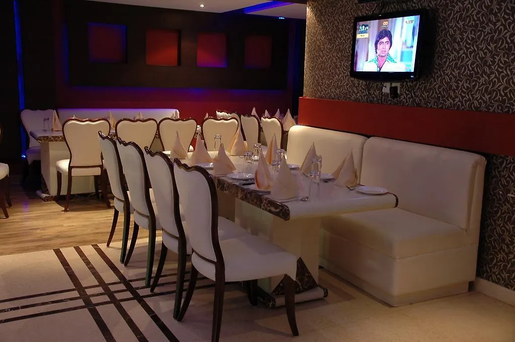 Hotel Palmdale Zirakpur India