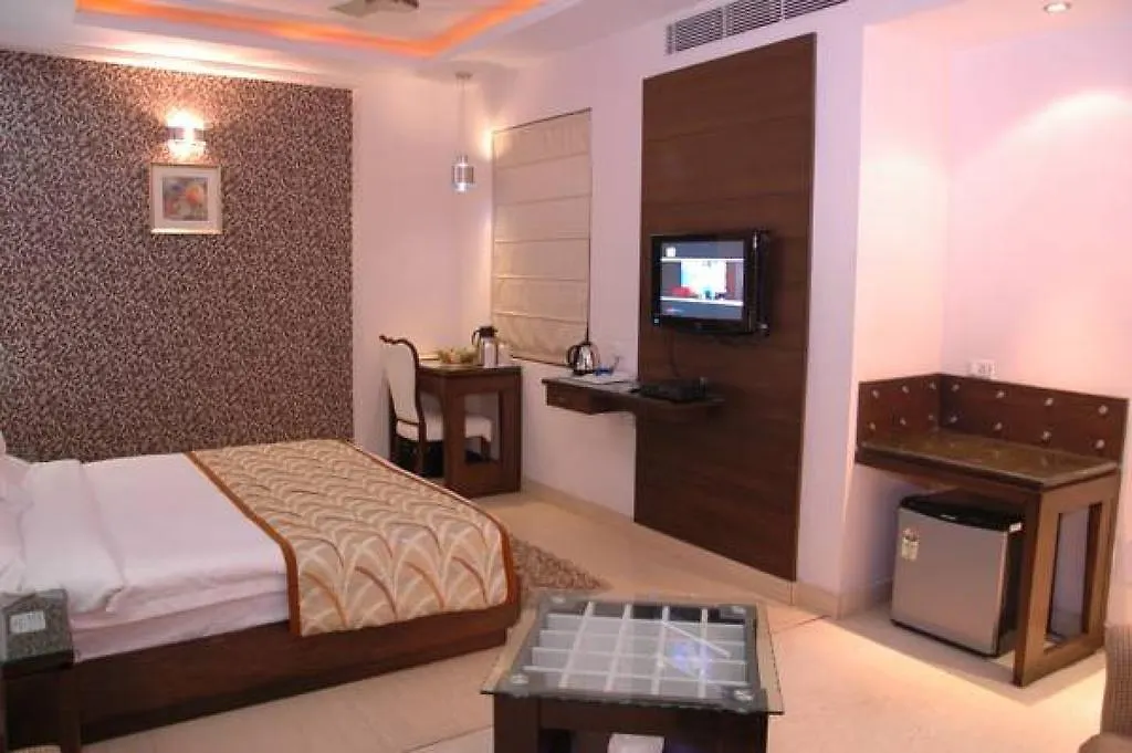 Hotel Palmdale Zirakpur